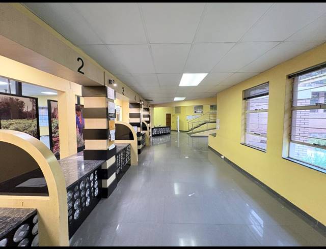 2,565M² OFFICE FOR SALE IN RANDJESPARK